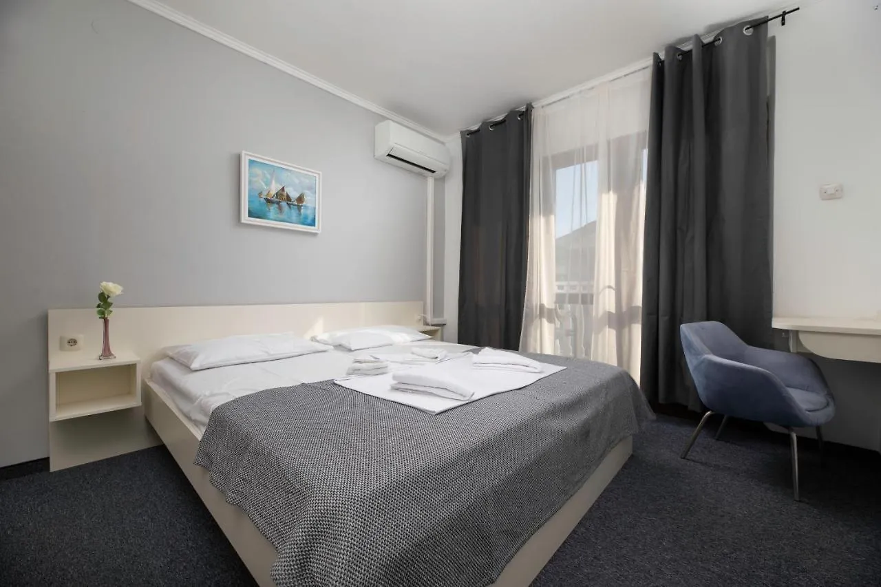 Meliores Rooms Šilo 3*,  Croacia